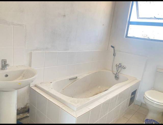 3 BEDROOM HOUSE FOR SALE IN CRYSTAL PARK